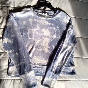 Cloud crop long sleeve top